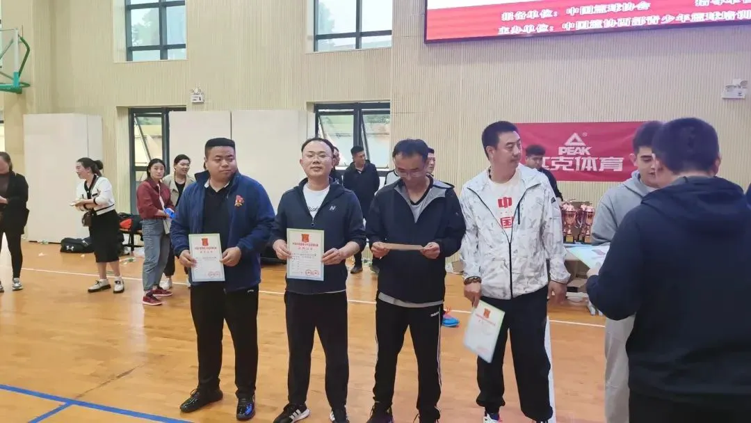 适合不同年龄段篮球爱好者的体能训练方案_2